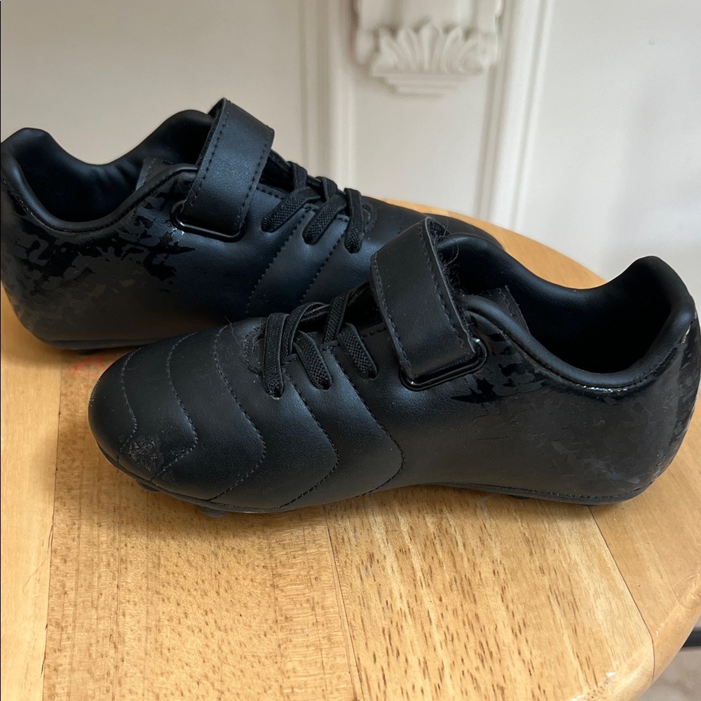 Like new Kids Soccer Cleats